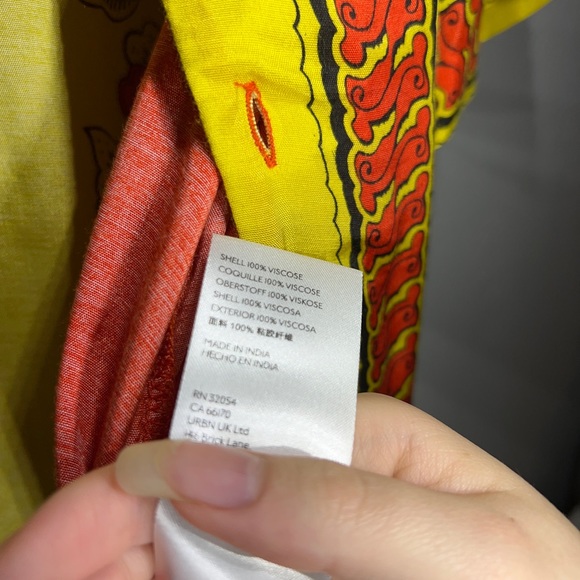 SOLD!! NO LONGER AVAILABLE!!! Urban Outfitters Hayden Scarf Print Button Down! - Picture 8 of 10